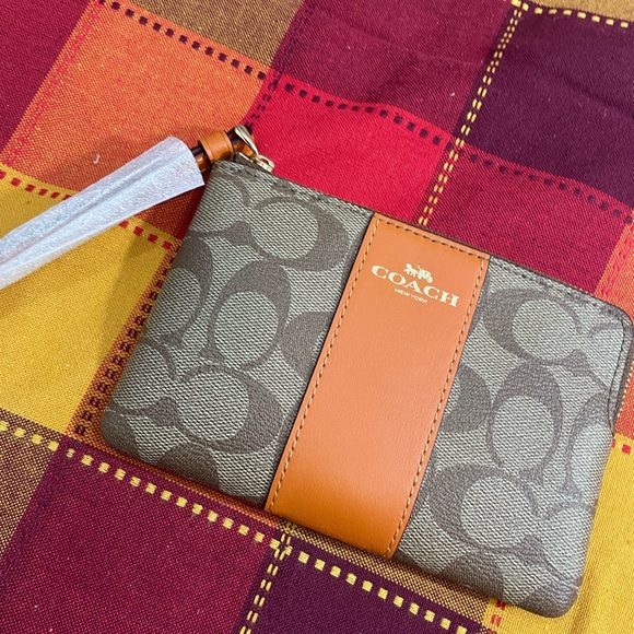 Coach Wristlet New - Picture 7 of 10